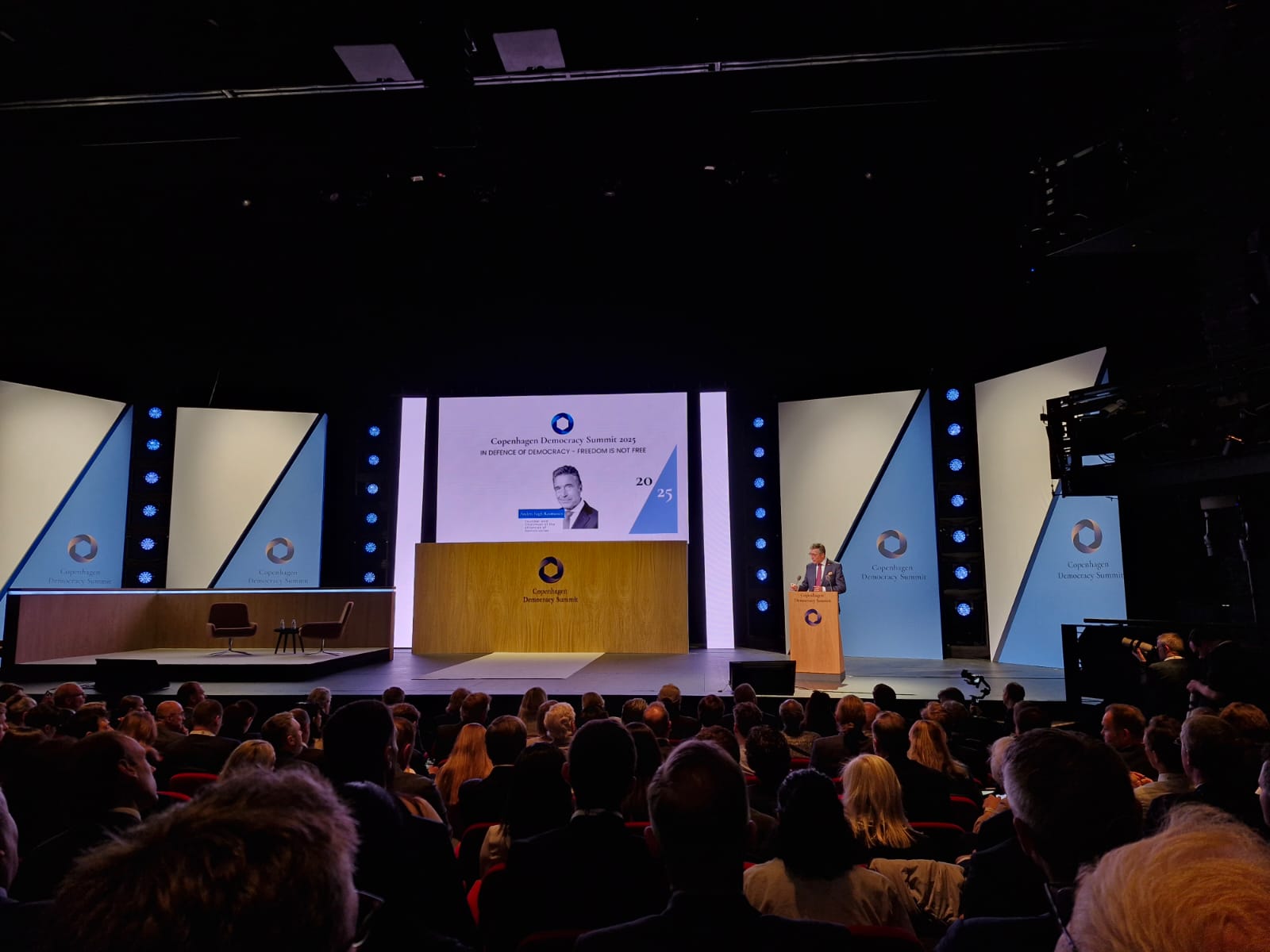 Fundación Cibervoluntarios presenta SmartVote en Copenhagen Democracy Summit: un proyecto que lucha contra la desinformación